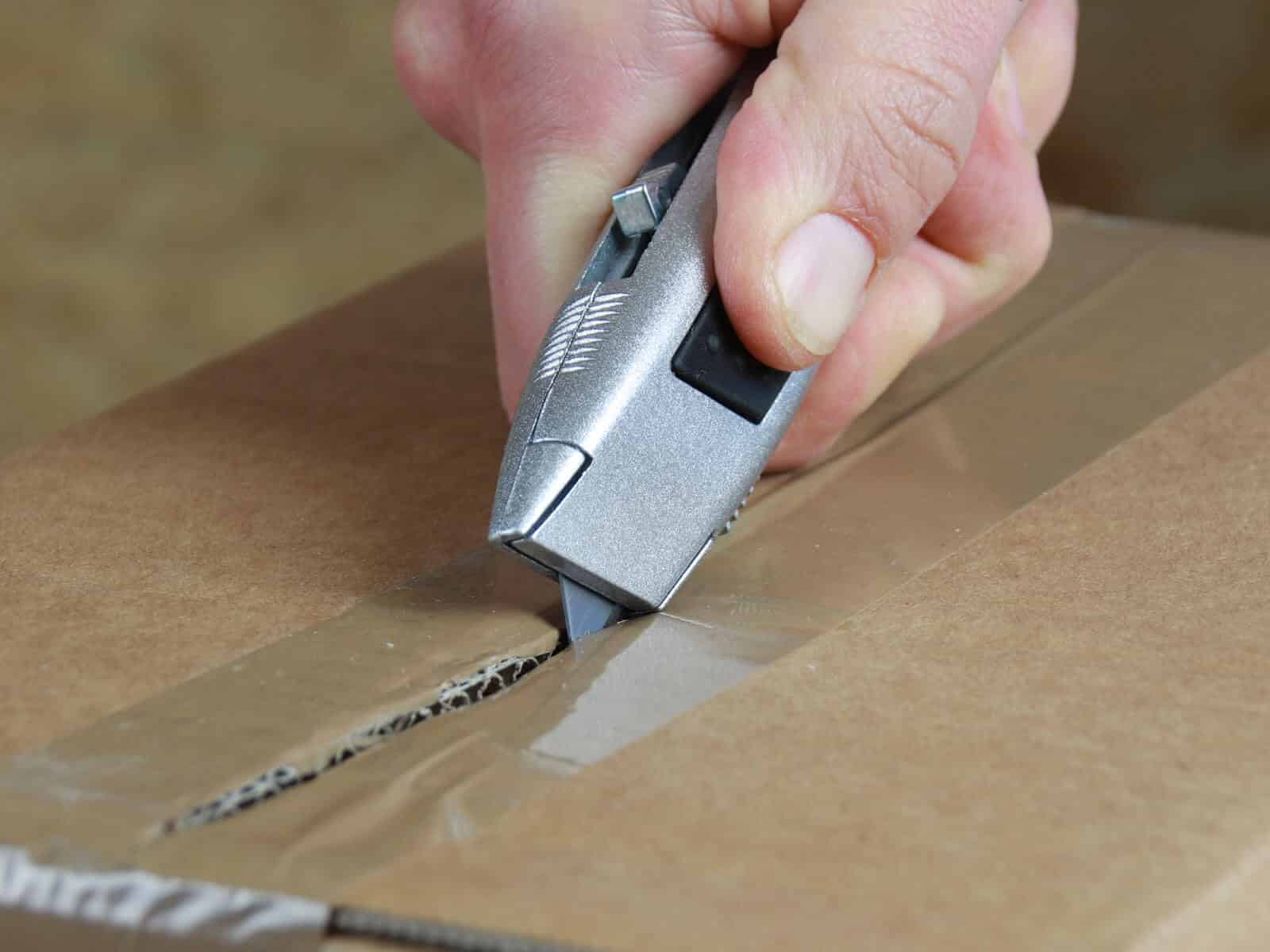 Klebeband — Sicherheitsmesser automatisch im Einsatz
